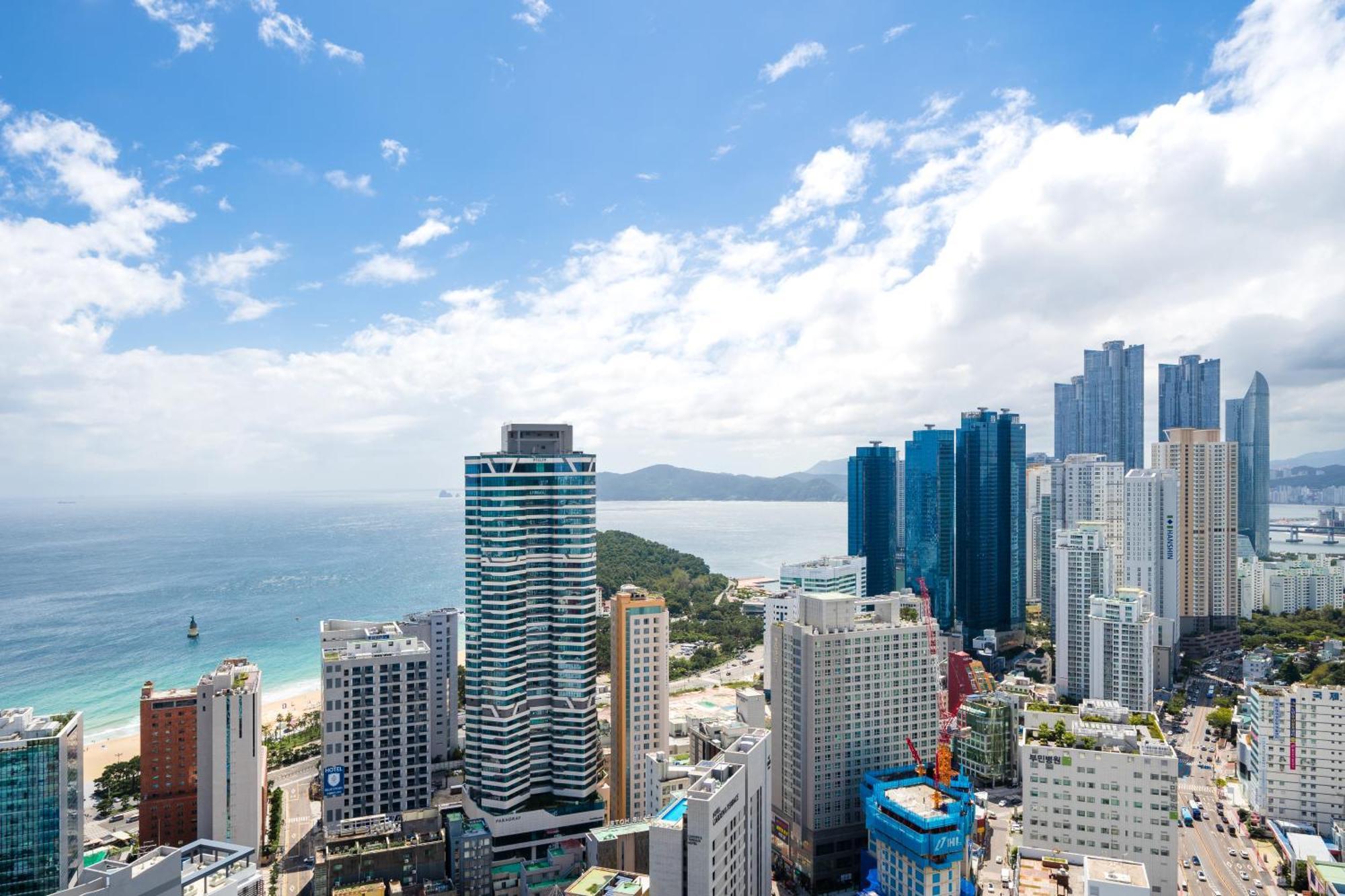 Urbanstay Haeundae Station Пусан Екстер'єр фото