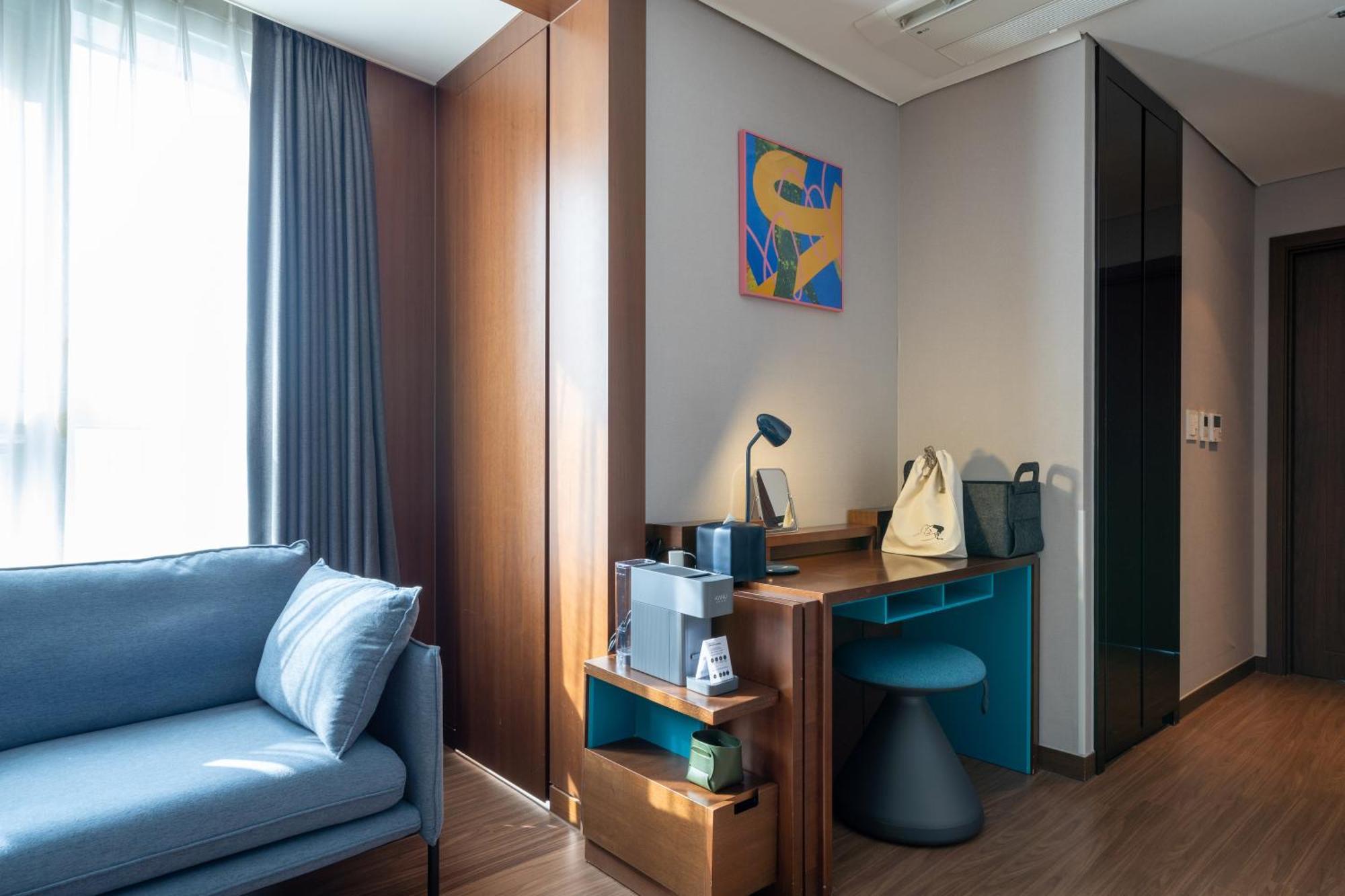 Urbanstay Haeundae Station Пусан Екстер'єр фото
