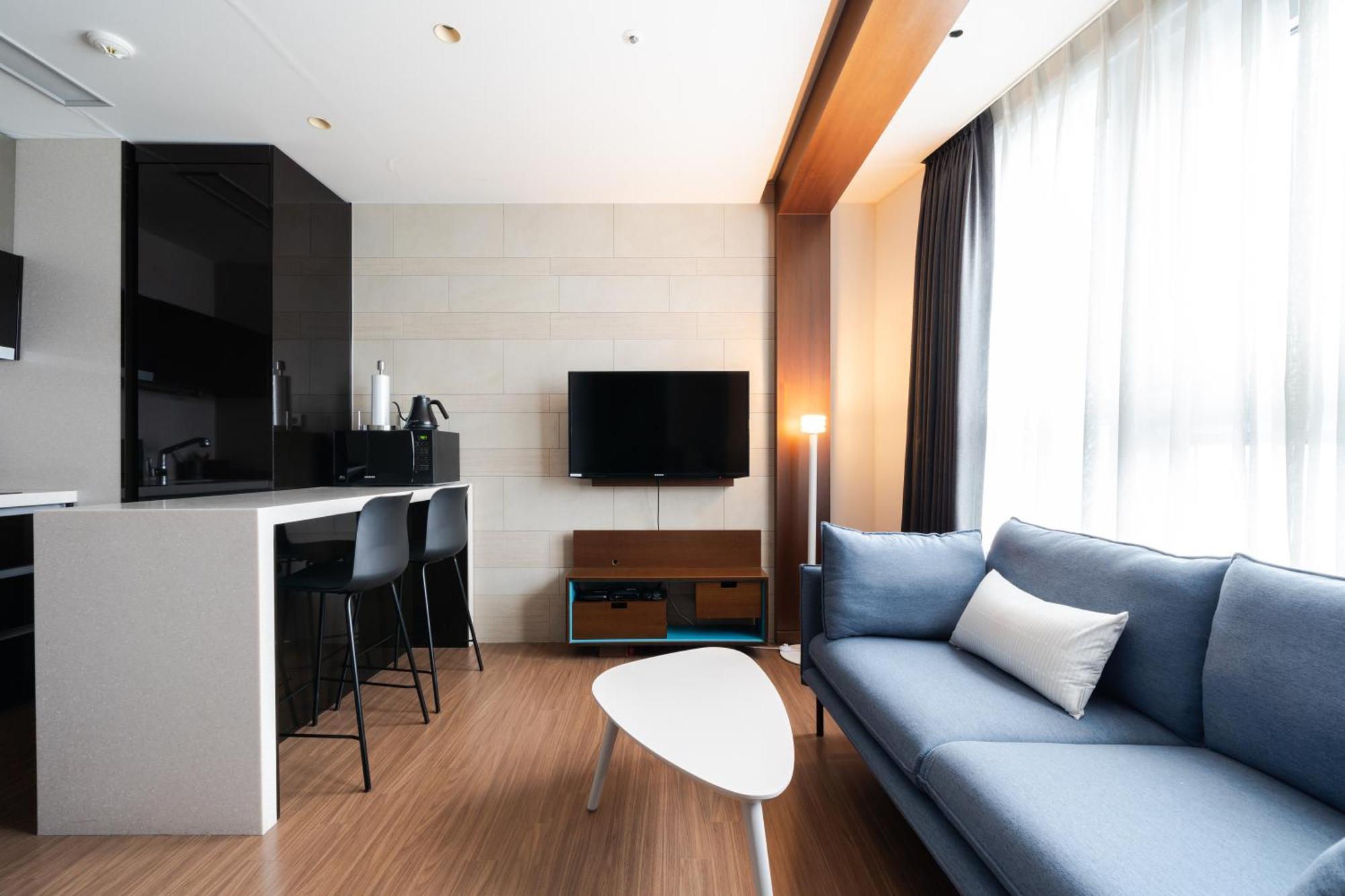 Urbanstay Haeundae Station Пусан Екстер'єр фото