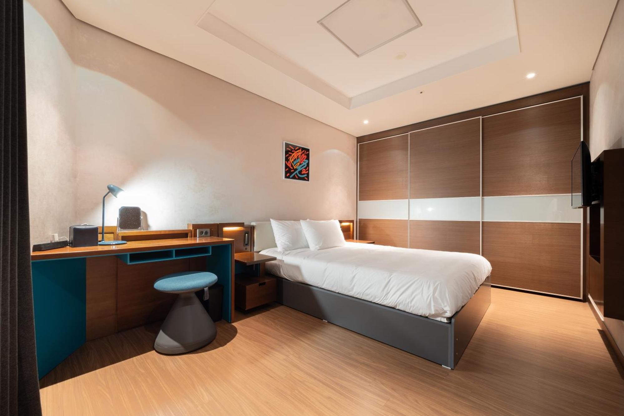 Urbanstay Haeundae Station Пусан Екстер'єр фото