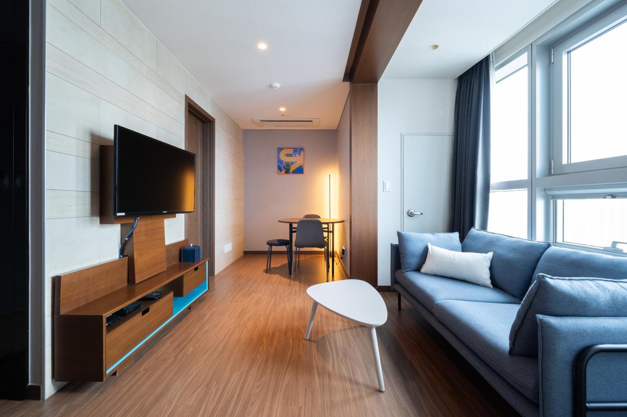Urbanstay Haeundae Station Пусан Екстер'єр фото