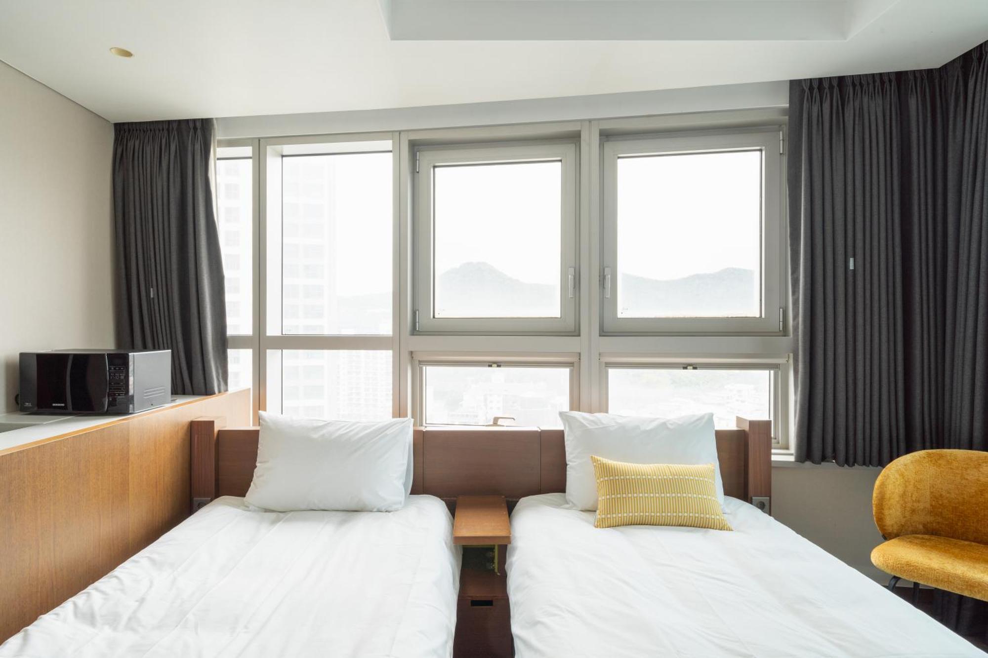Urbanstay Haeundae Station Пусан Екстер'єр фото