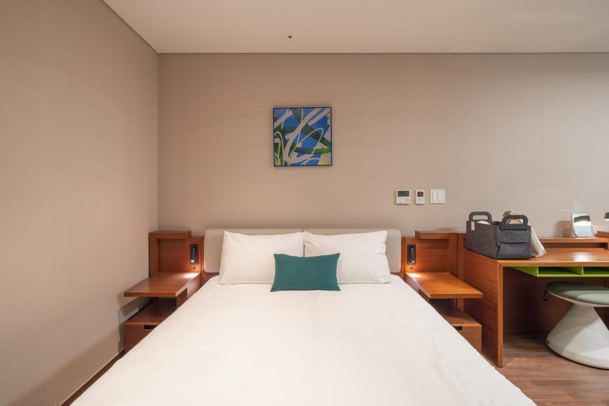 Urbanstay Haeundae Station Пусан Екстер'єр фото