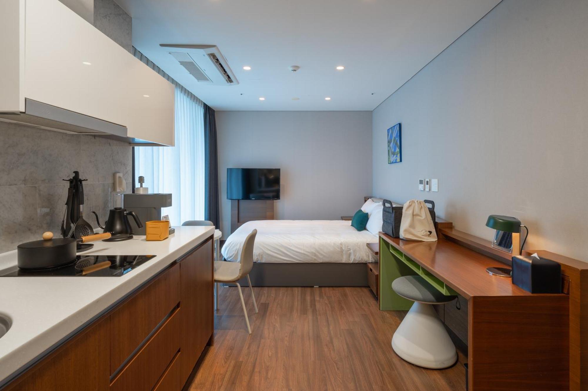 Urbanstay Haeundae Station Пусан Екстер'єр фото